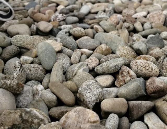 Галька речная пестрая (20-40 мм.)  купить в Набережных Челнах от производителя, без посредников